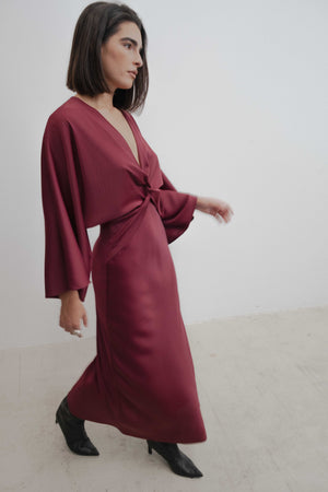 VESTIDO SATINADO NUDO