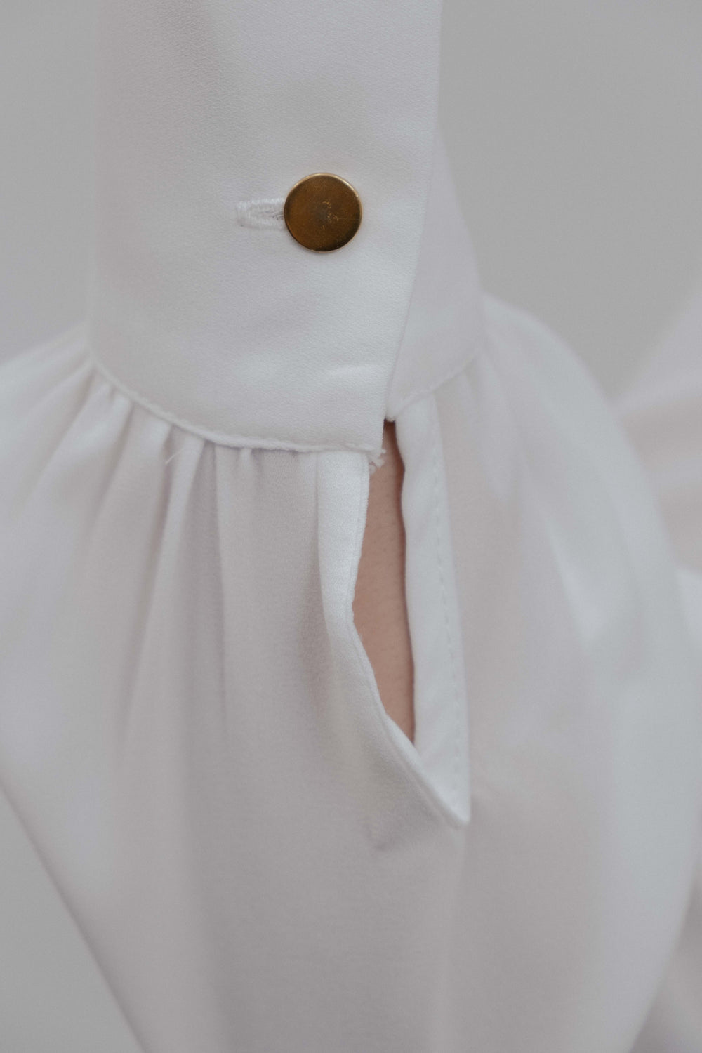 BLUSA DETALLE PAÑUELO