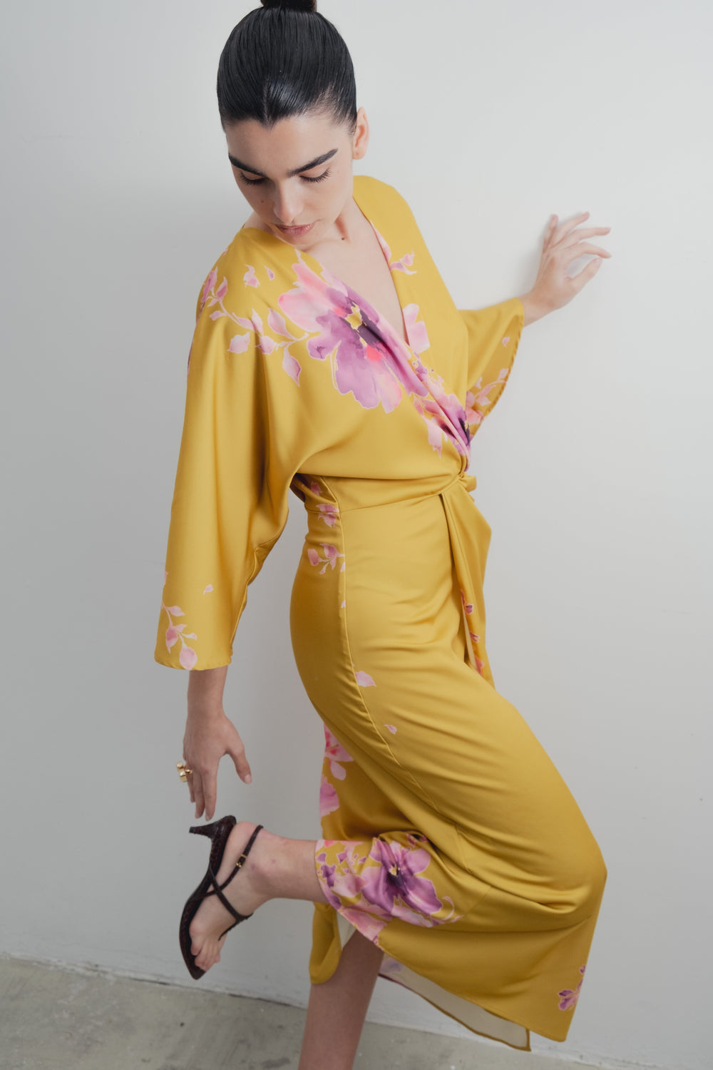 VESTIDO MIDI ESTAMPADO SATINADO