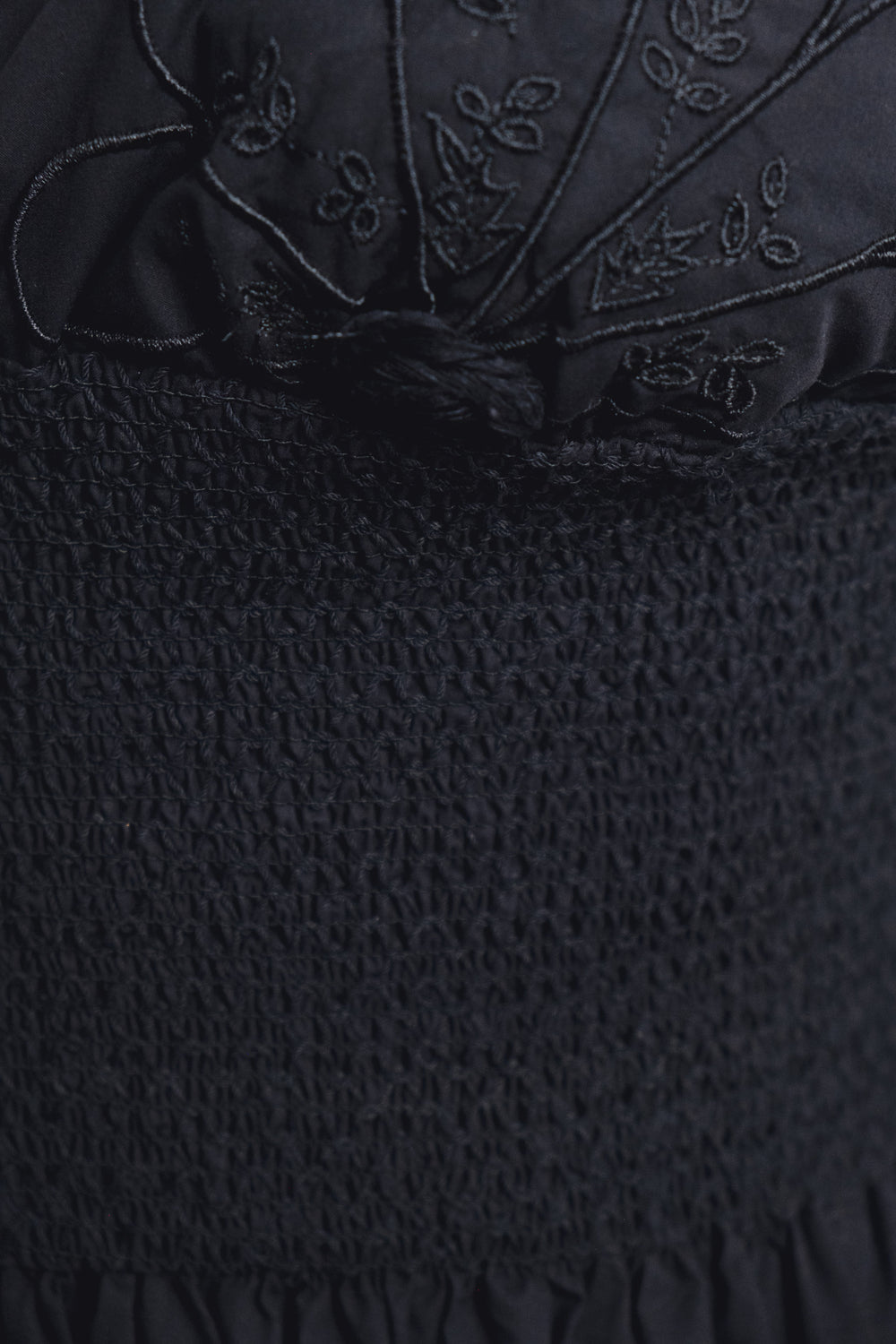 VESTIDO MIDI BORDADO