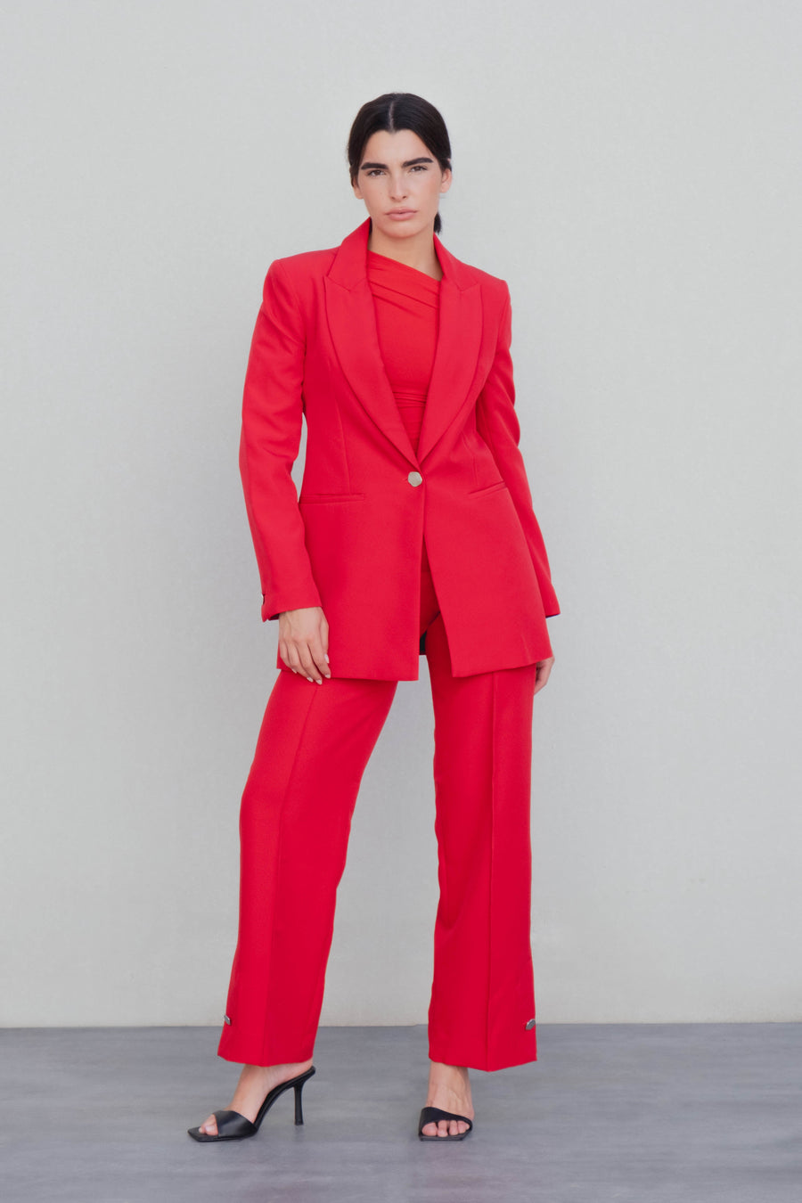 Traje rojo